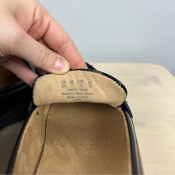 Vintage Naturalizer Black Patent Leather Loafers - Picture 5 of 6